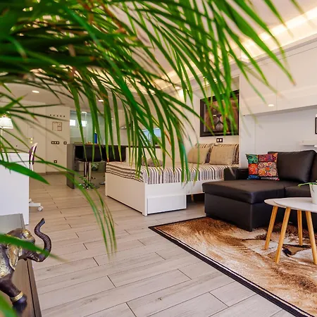 Modern & Elegant Loft Daire