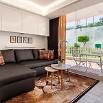 Modern & Elegant Loft Lägenhet *