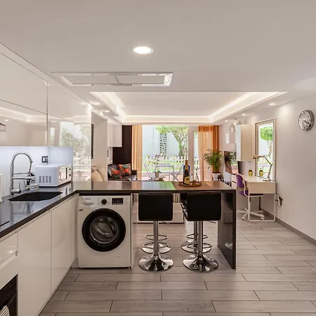 Modern & Elegant Loft דירה *