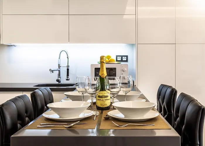 Modern & Elegant Loft Апартаменты